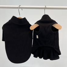 画像をギャラリービューアに読み込む, 【ah taeri pet / 予約】ブラックタートルネックTシャツ(ベーシック / フリル)