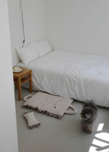 画像をギャラリービューアに読み込む, 【ohdibs / 即納】Fluffy Pillow_ Brown check