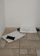 画像をギャラリービューアに読み込む, 【ohdibs / 予約】Layer Pillow