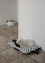 画像をギャラリービューアに読み込む, 【ohdibs / 予約】Layer Pillow