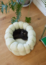 画像をギャラリービューアに読み込む, 【azalea / 予約】カヌレクッション（violet）
