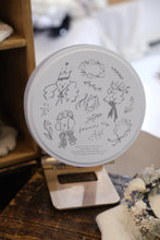 画像をギャラリービューアに読み込む, わんこの花かんむり専用保存缶 &quot; L&#39;ecrin（レクラン） &quot;
